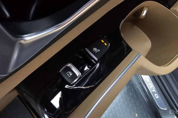 2024 Kia Sorento с пробегом 24 143 км