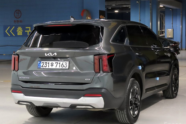2023 Kia Sorento с пробегом 32 084 км