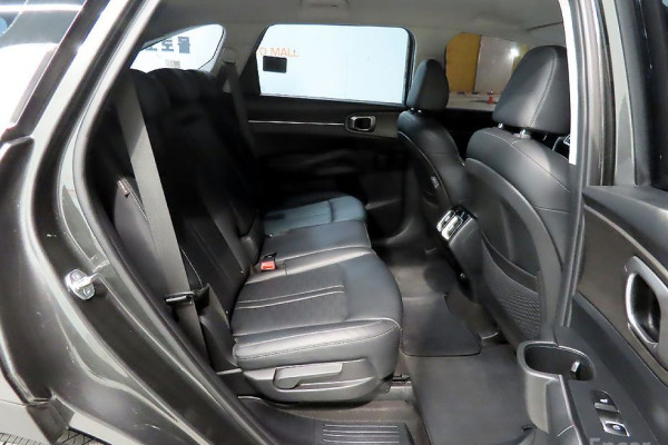 2023 Kia Sorento с пробегом 32 084 км