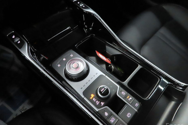 2023 Kia Sorento с пробегом 32 084 км