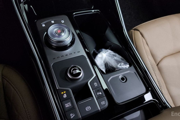 2024 Kia Sorento с пробегом 14 610 км