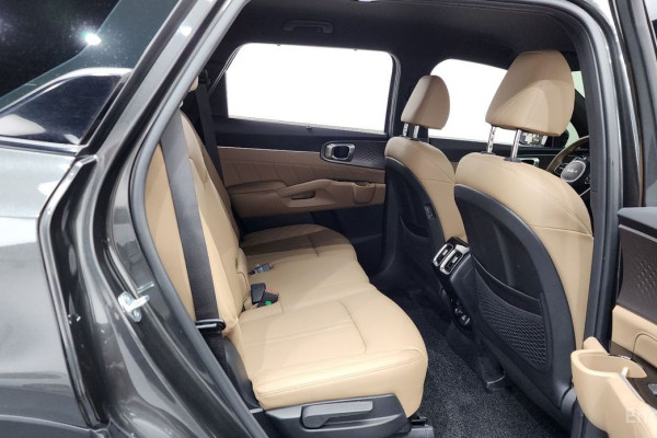 2024 Kia Sorento с пробегом 14 610 км