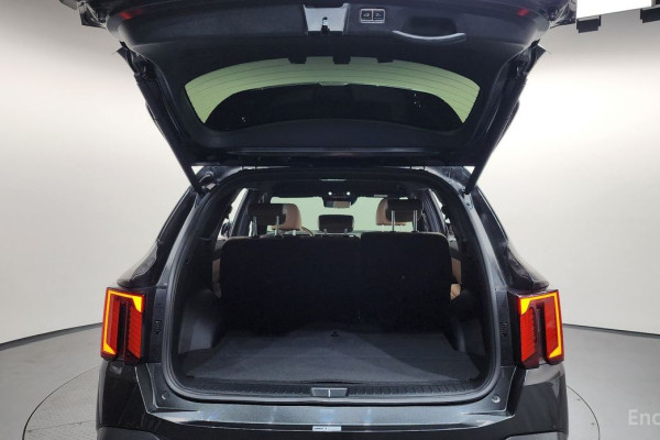 2024 Kia Sorento с пробегом 14 610 км