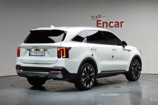 2025 Kia Sorento с пробегом 10 671 км