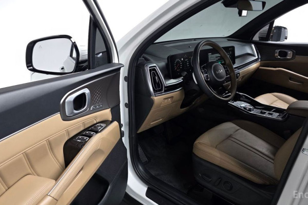 2025 Kia Sorento с пробегом 10 671 км