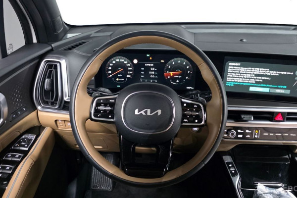2025 Kia Sorento с пробегом 10 671 км