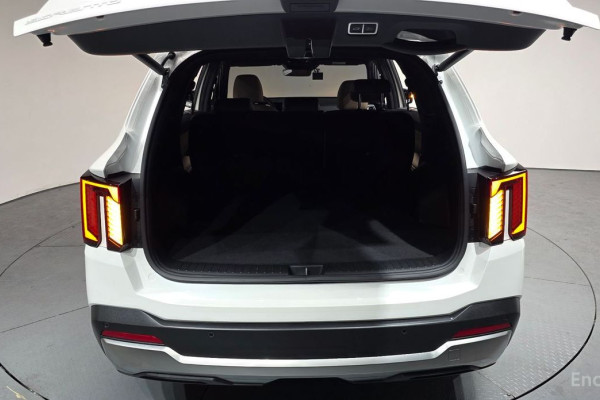 2025 Kia Sorento с пробегом 10 671 км