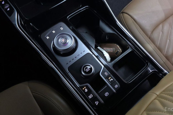 2023 Kia Sorento с пробегом 19 595 км