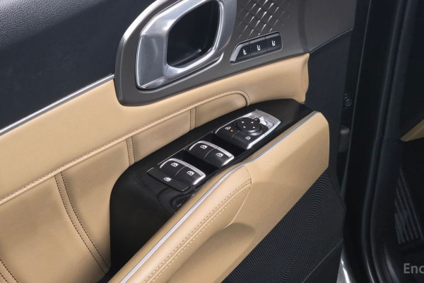 2023 Kia Sorento с пробегом 19 595 км