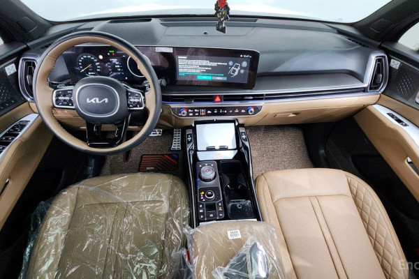 2024 Kia Sorento с пробегом 10 143 км