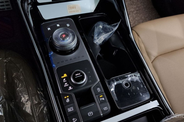 2024 Kia Sorento с пробегом 10 143 км