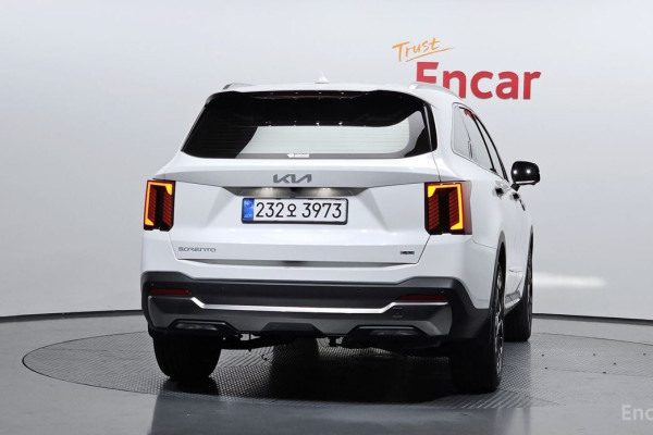 2025 Kia Sorento с пробегом 7 404 км