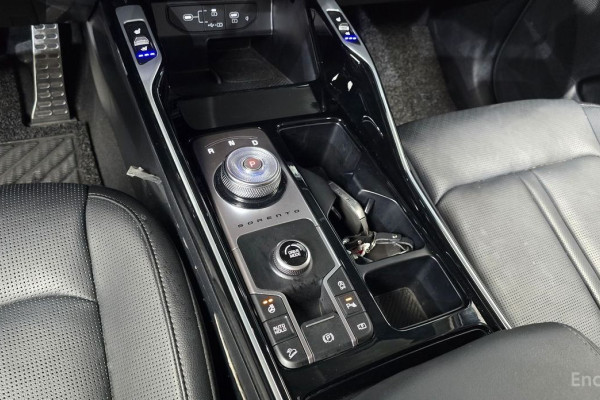 2024 Kia Sorento с пробегом 33 495 км