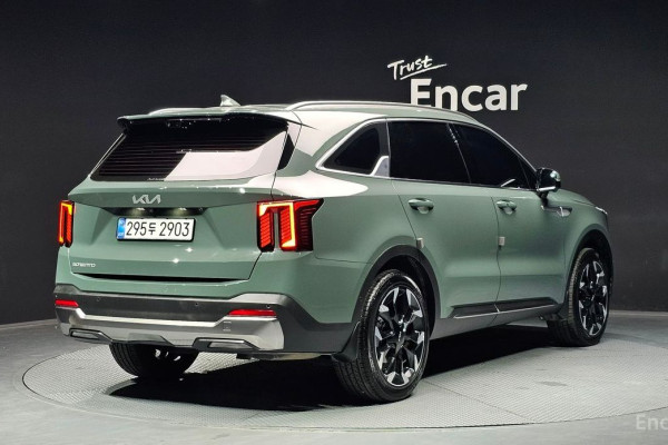 2025 Kia Sorento с пробегом 10 049 км