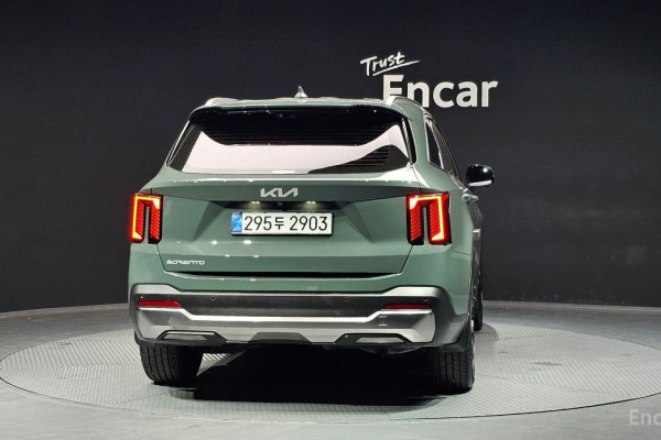 2025 Kia Sorento с пробегом 10 049 км