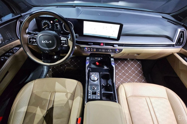 2025 Kia Sorento с пробегом 10 049 км