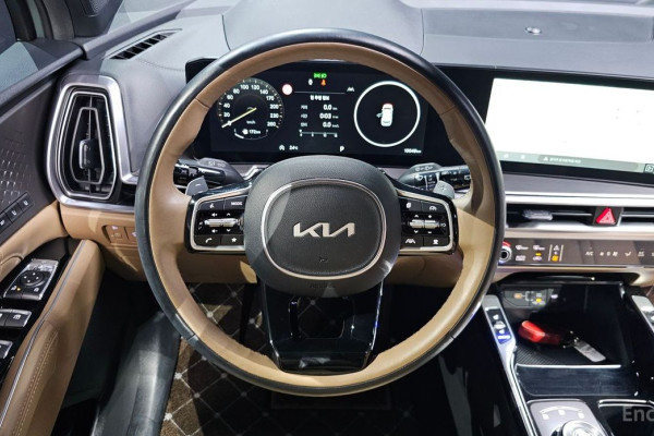 2025 Kia Sorento с пробегом 10 049 км