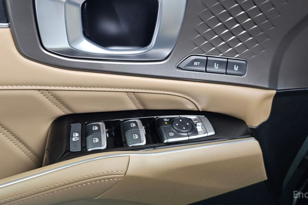 2025 Kia Sorento с пробегом 10 049 км