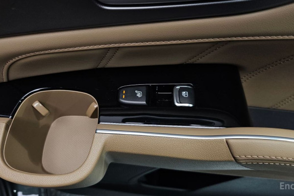 2025 Kia Sorento с пробегом 10 049 км