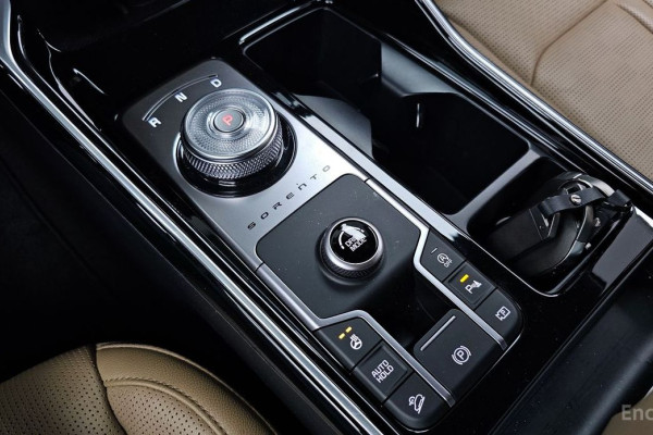 2024 Kia Sorento с пробегом 27 769 км