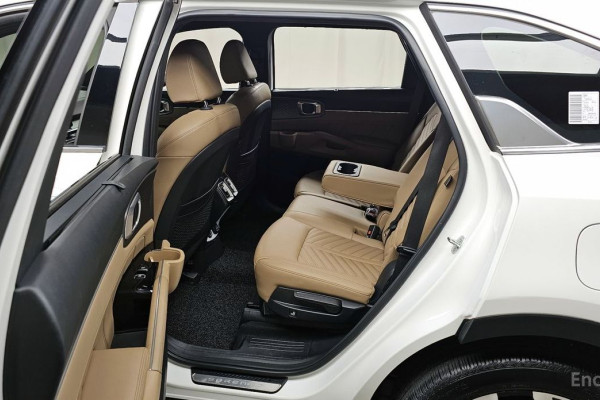 2024 Kia Sorento с пробегом 49 027 км