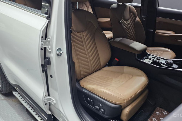 2025 Kia Sorento с пробегом 8 864 км