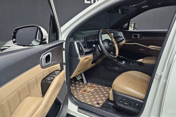 2025 Kia Sorento с пробегом 8 864 км