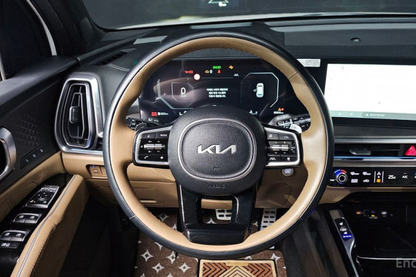 2025 Kia Sorento с пробегом 8 864 км