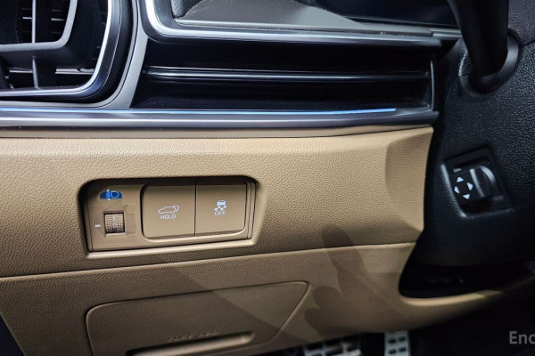 2025 Kia Sorento с пробегом 8 864 км