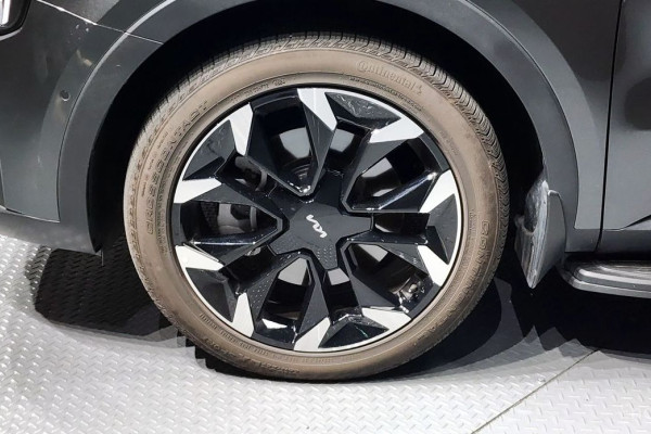 2025 Kia Sorento с пробегом 18 973 км