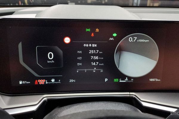 2025 Kia Sorento с пробегом 18 973 км