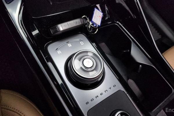 2025 Kia Sorento с пробегом 18 973 км