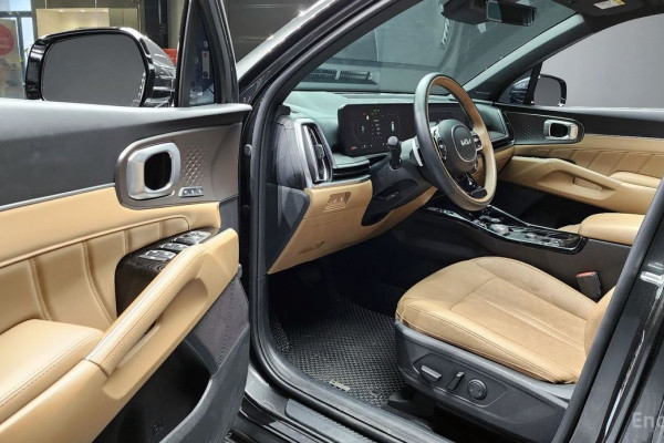 2025 Kia Sorento с пробегом 18 973 км