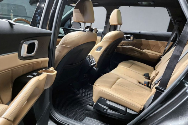 2025 Kia Sorento с пробегом 18 973 км