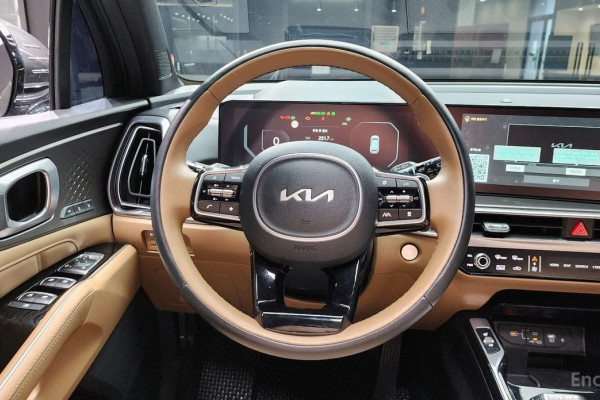 2025 Kia Sorento с пробегом 18 973 км