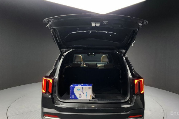 2025 Kia Sorento с пробегом 18 973 км