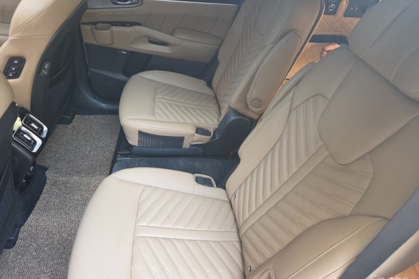 2025 Kia Sorento с пробегом 3 000 км