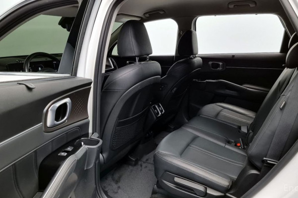 2023 Kia Sorento с пробегом 58 584 км