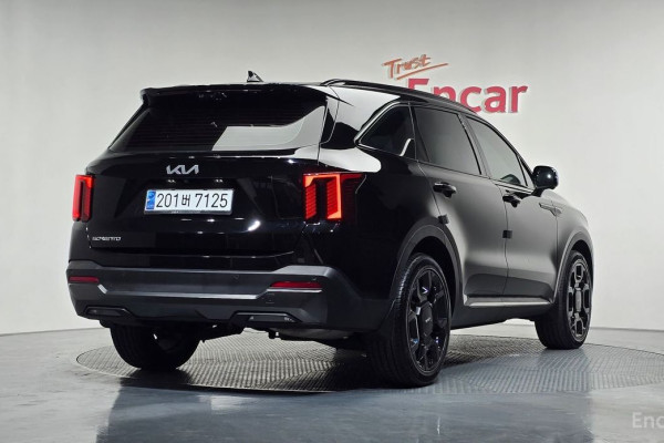 2023 Kia Sorento с пробегом 18 686 км