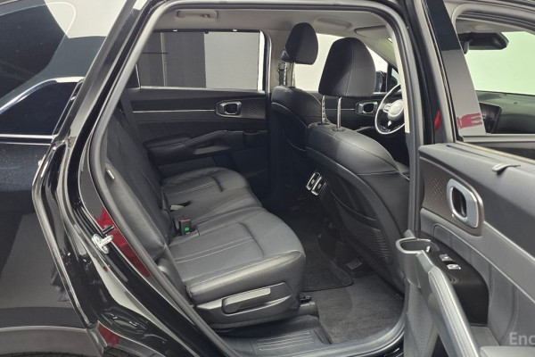 2023 Kia Sorento с пробегом 18 686 км