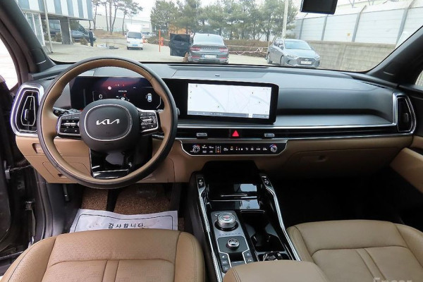 2025 Kia Sorento с пробегом 16 280 км