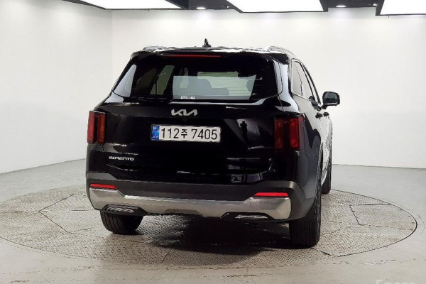 2025 Kia Sorento с пробегом 3 000 км