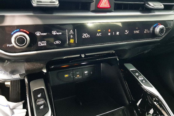 2025 Kia Sorento с пробегом 3 000 км