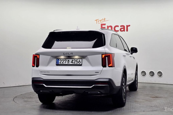 2024 Kia Sorento с пробегом 14 172 км