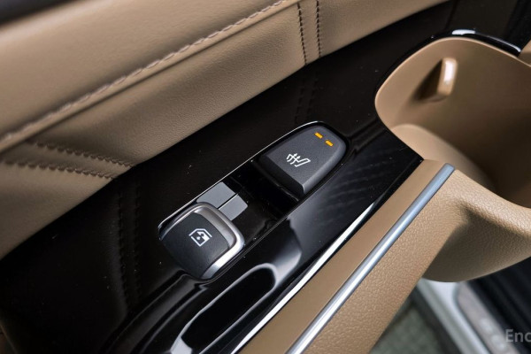 2024 Kia Sorento с пробегом 14 172 км