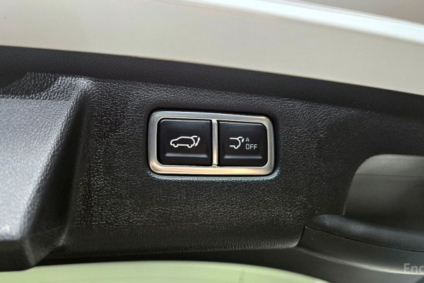 2024 Kia Sorento с пробегом 14 172 км