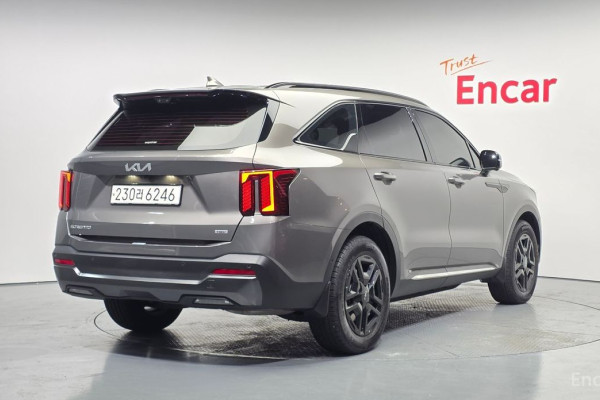 2023 Kia Sorento с пробегом 10 680 км