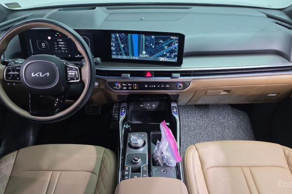 2023 Kia Sorento с пробегом 10 680 км