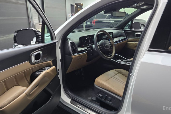 2023 Kia Sorento с пробегом 21 277 км