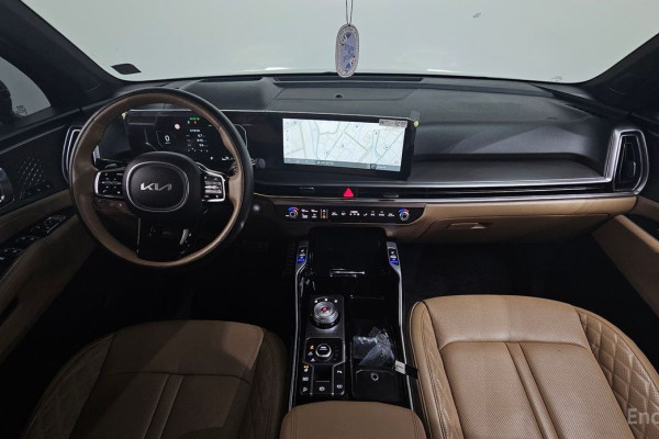 2023 Kia Sorento с пробегом 18 063 км